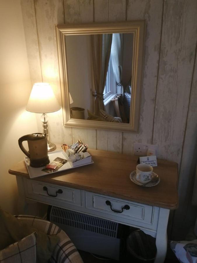 Lion Hotel Llanbister Eksteriør billede